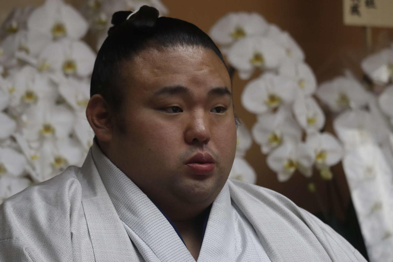 11月場所で優勝し、一夜明け会見に臨む貴景勝