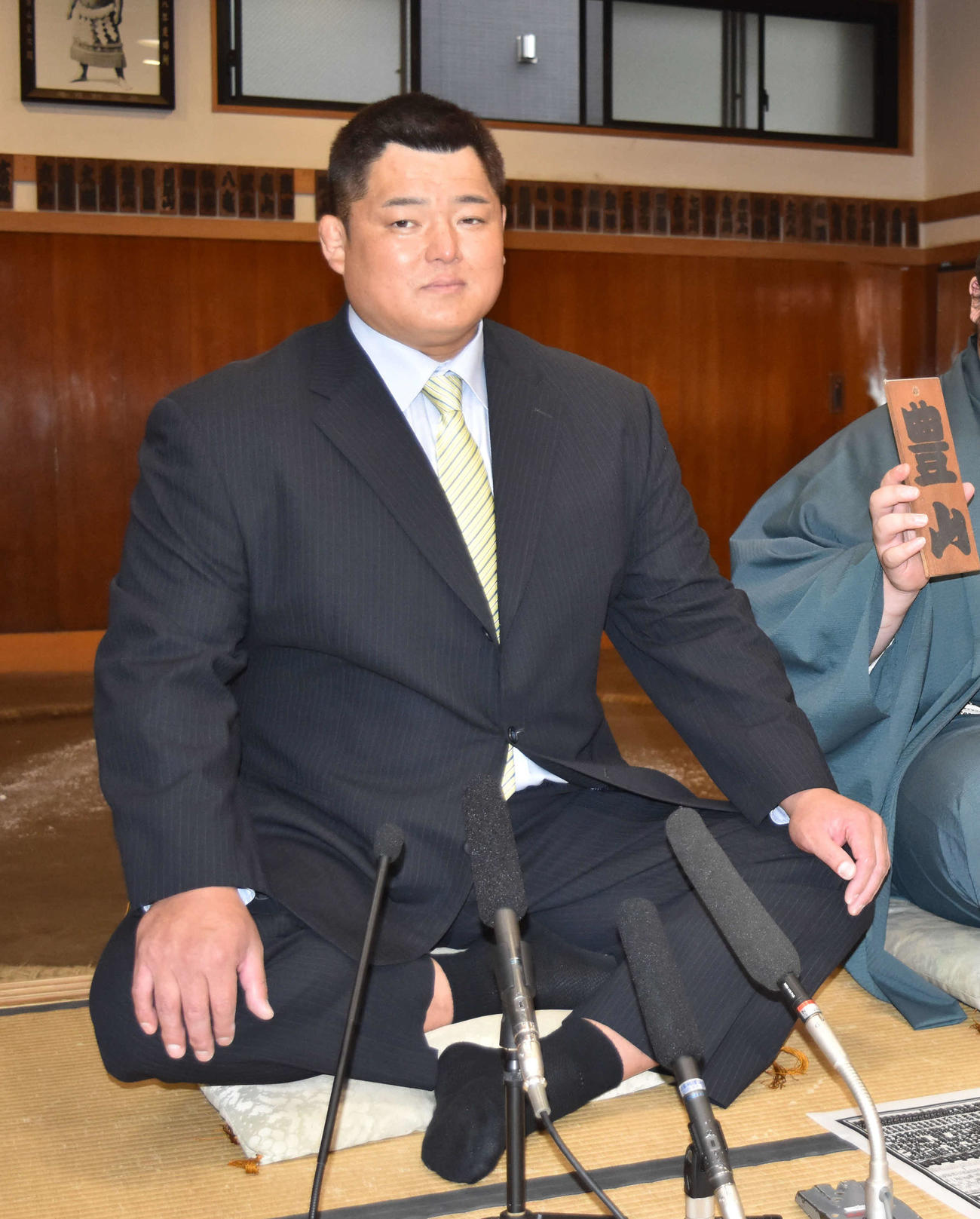 17年5月、夏場所番付発表時の時津風親方
