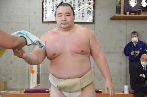 鶴竜が合同稽古 人がいない 朝乃山ら関取７人欠席 大相撲 日刊スポーツ