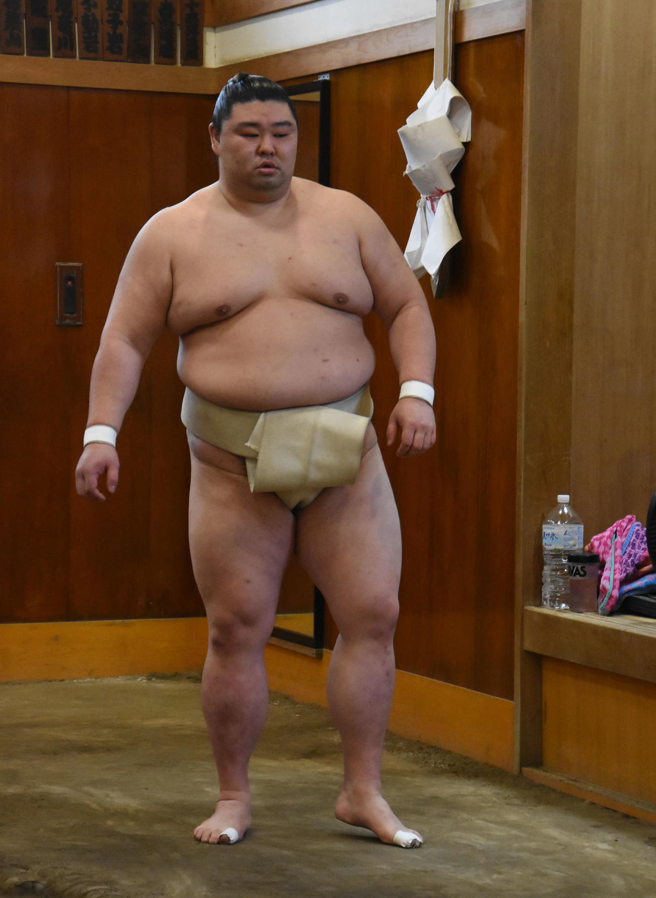 師匠が交代して新体制となった部屋で稽古を行う正代（代表撮影）