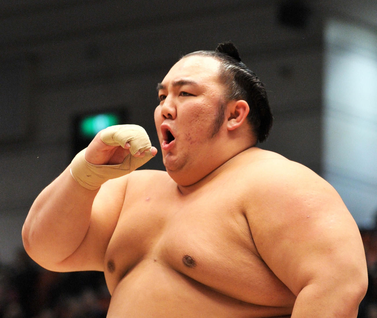 立ち合い前に「ホウッ」と気合を入れる琴勇輝（2015年3月撮影）