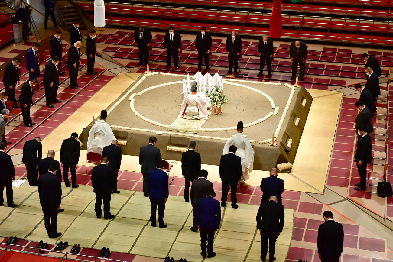 力士不在で行われた大相撲夏場所の土俵祭（撮影・小沢裕）