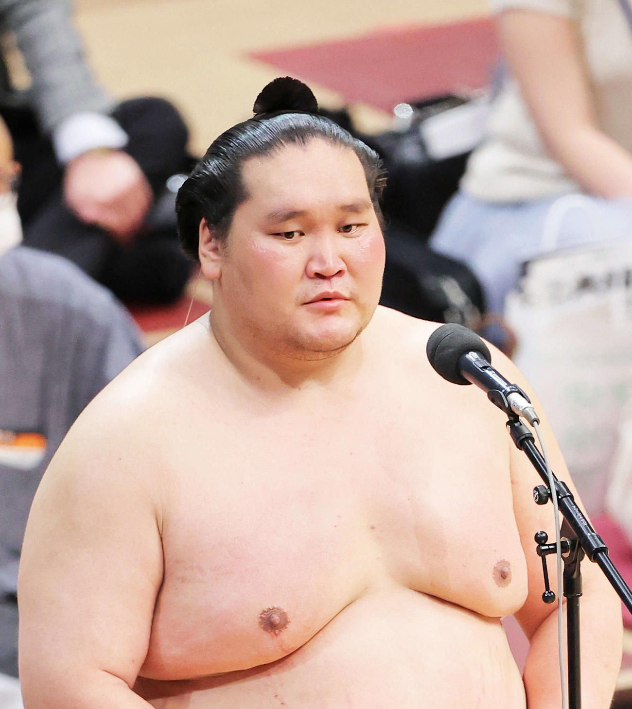 夏場所を制し、優勝インタビューに答える照ノ富士（2021年5月23日撮影）