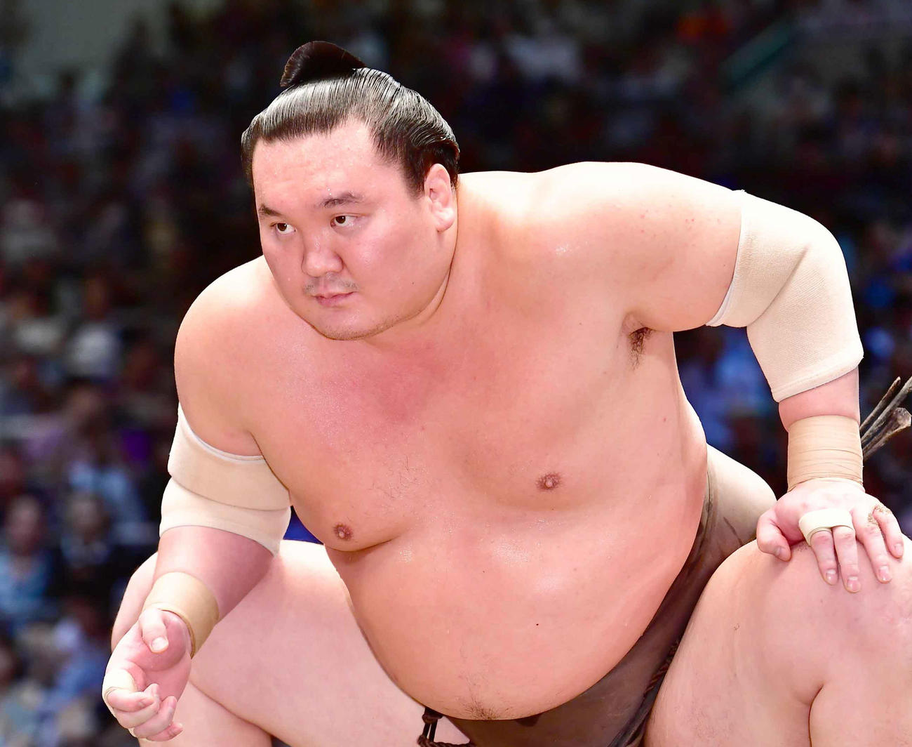 大相撲名古屋場所　13日目　取組前の所作に臨む横綱白鵬＝2019年7月19日