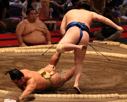 一山本に敗れた石浦（左）（撮影・渦原淳