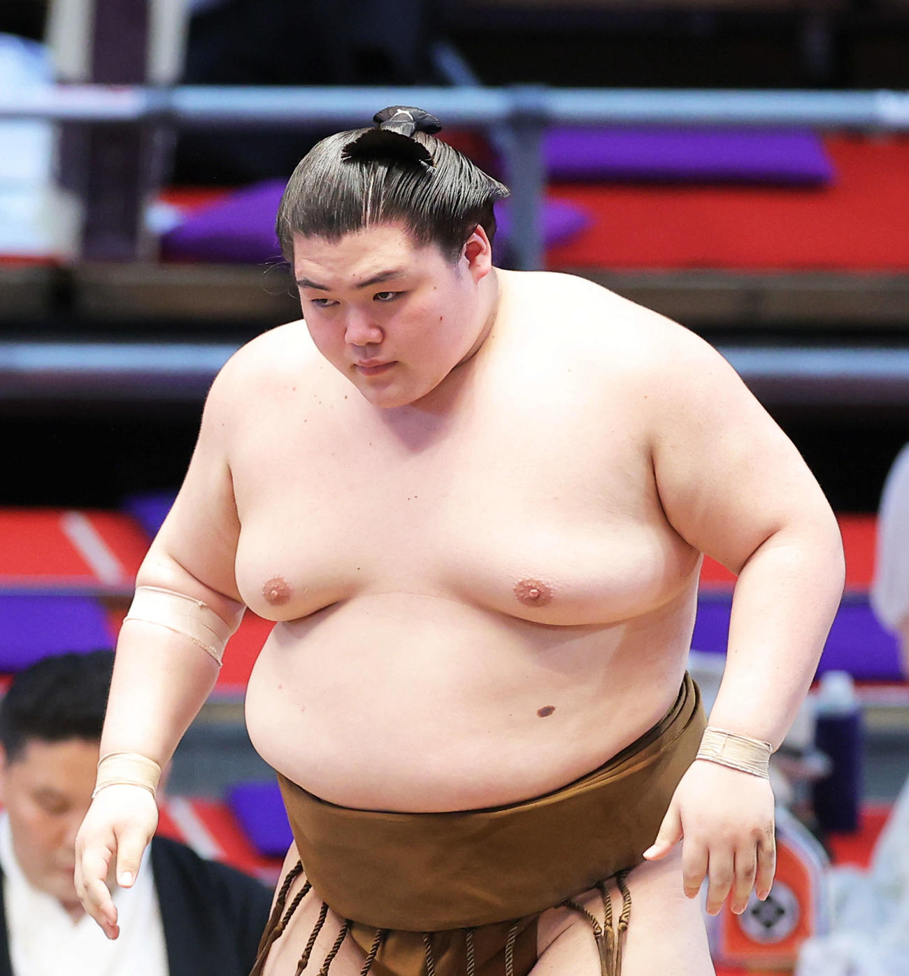 錦木を寄り切りで破った王鵬（撮影・河田真司）