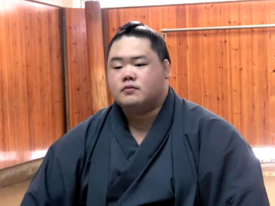 秋場所の番付発表を受けてオンラインでの会見に臨む明生（日本相撲協会提供）