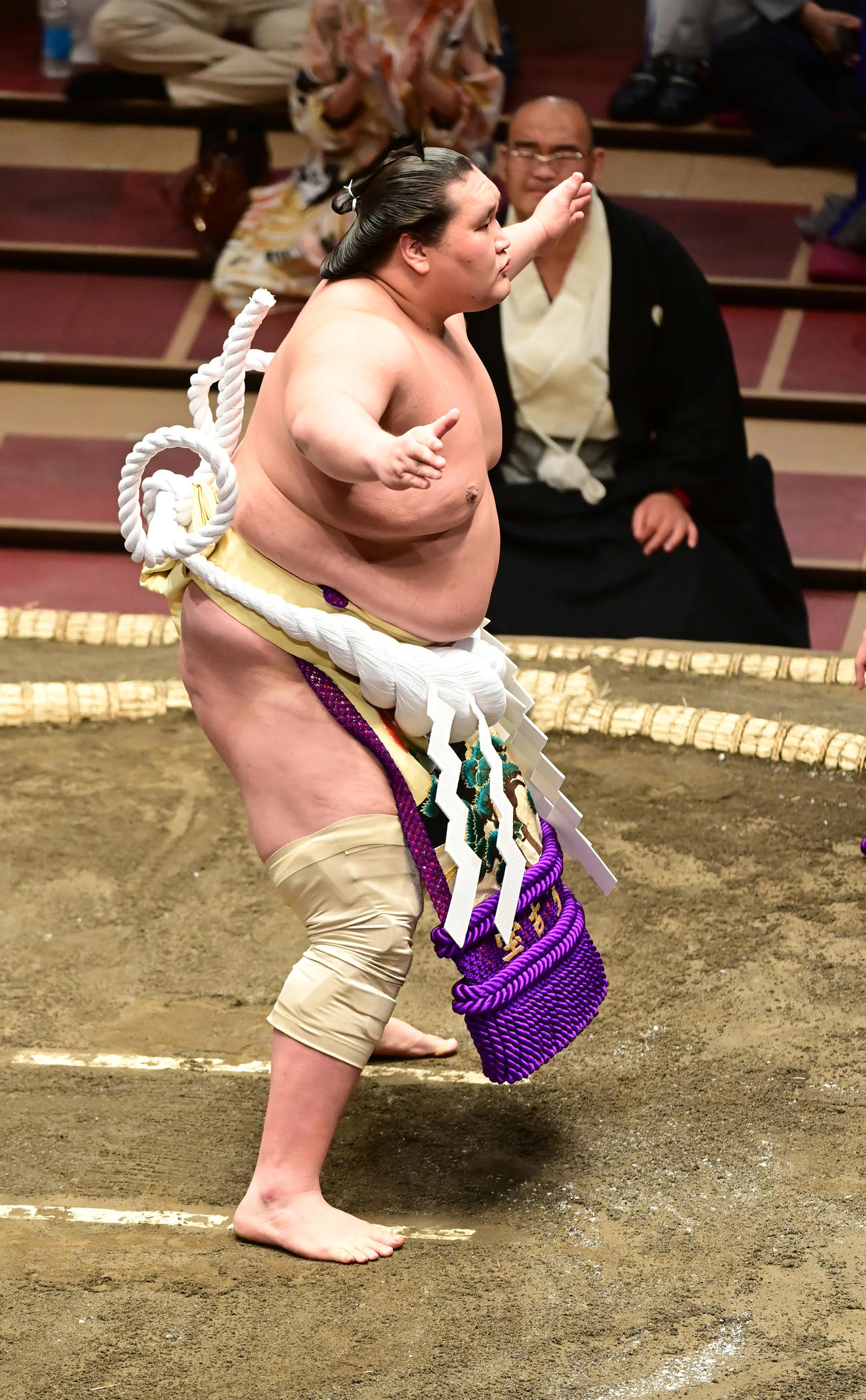 横綱土俵入りに臨む照ノ富士（撮影・小沢裕）