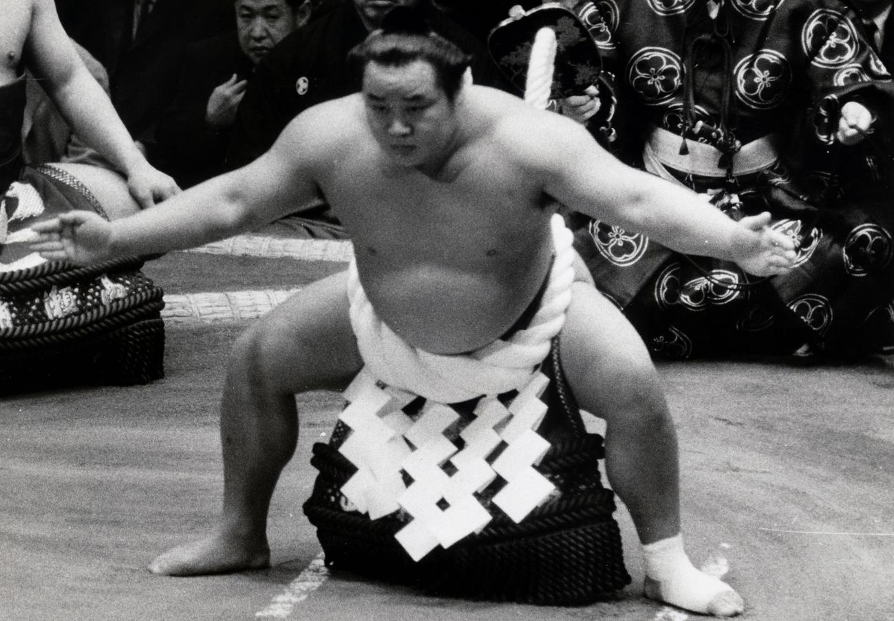 70年の春場所で土俵入りする横綱玉の海