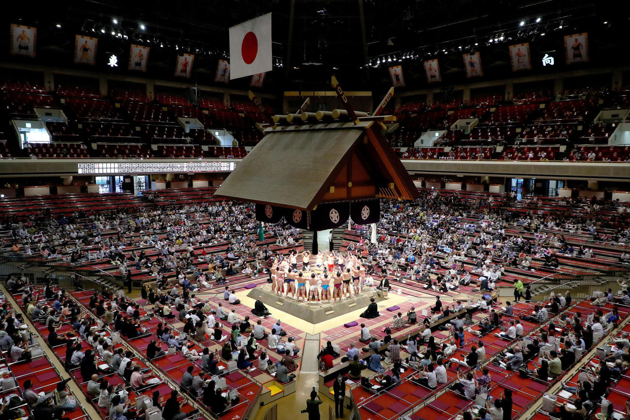 大相撲秋場所9日目の幕内土俵入り（撮影・河田真司）