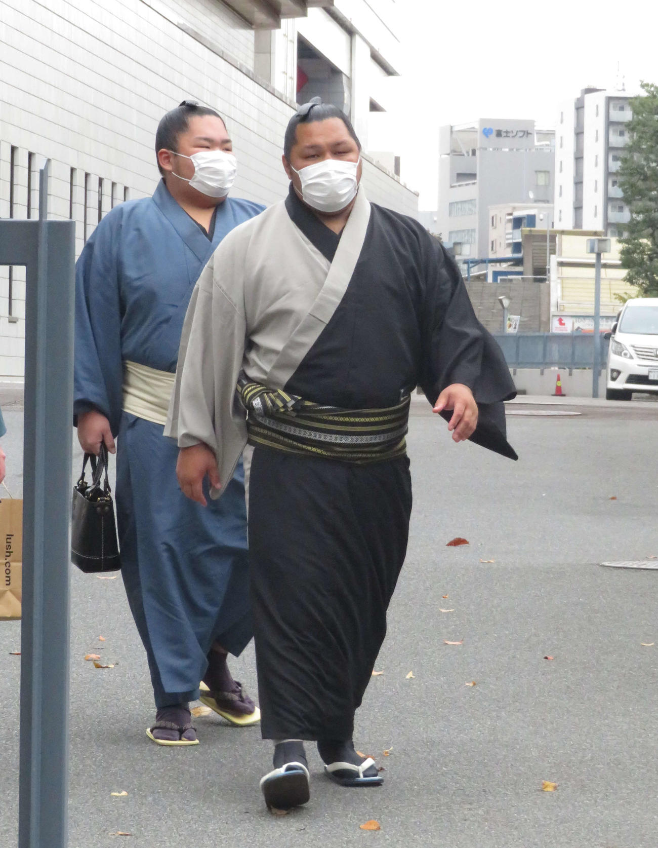 両国国技館で行われた日本相撲協会のインフルエンザ予防接種を終えた松鳳山