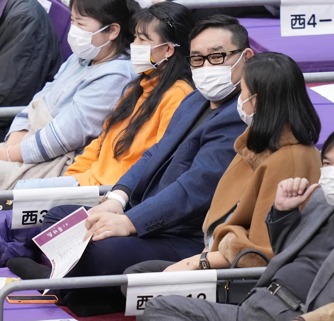 観戦に訪れた元横綱朝青龍関（撮影・小沢裕）