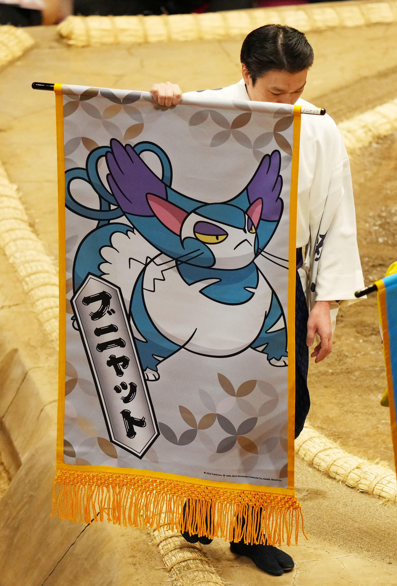 とらねこポケモン「ブニャット」の懸賞旗（撮影・横山健太）