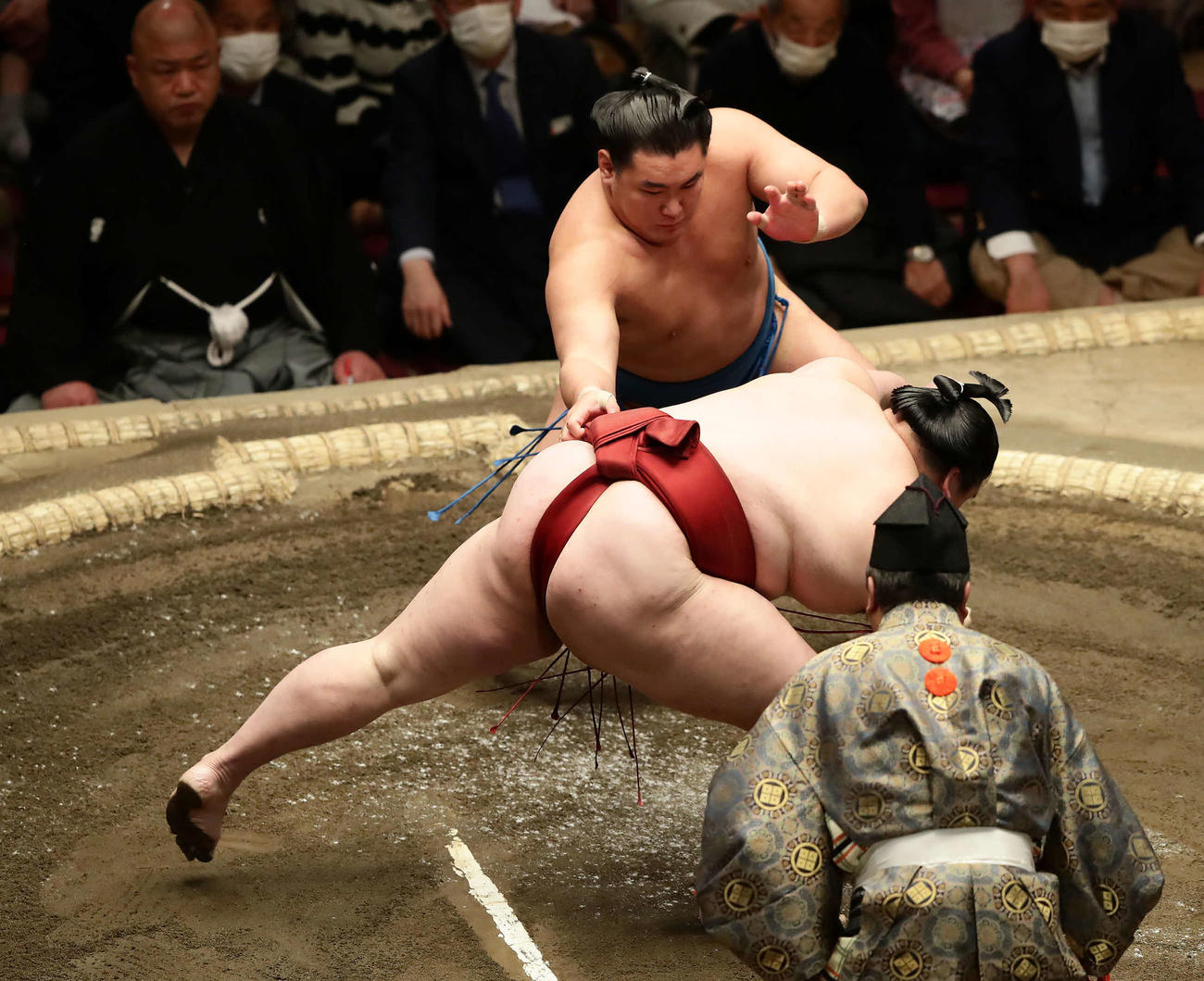 隆の勝を上手出し投げで破った豊昇龍（撮影・丹羽敏通）