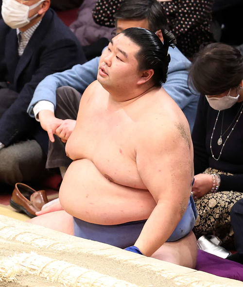 阿武咲に首投げで敗れた正代（撮影・鈴木正人）