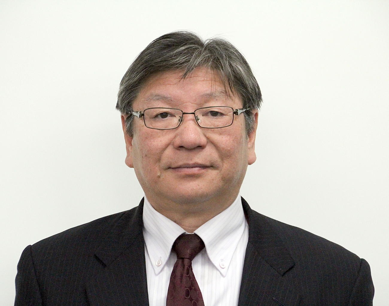 御嶽海の躍進を喜ぶ長野県上松町の大屋誠町長（同町提供）