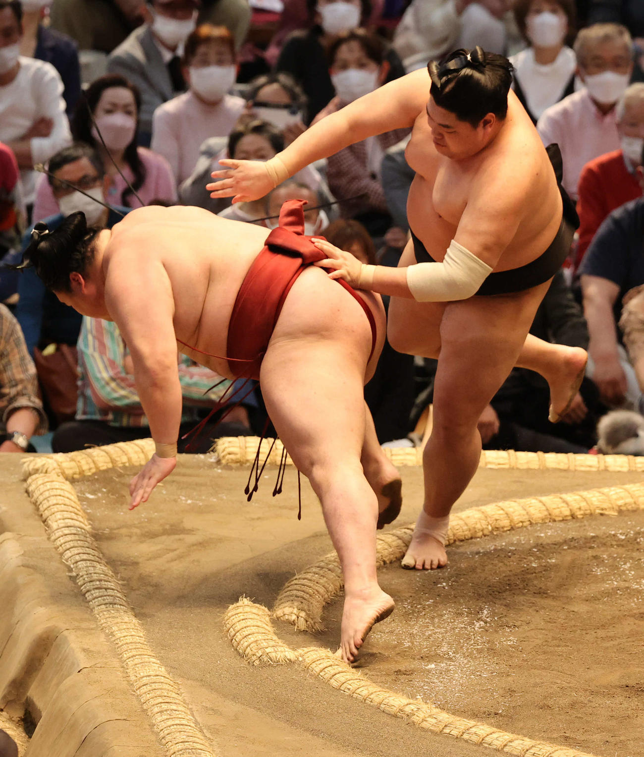 隆の勝をひっかけで下す	阿炎（撮影・渦原淳）