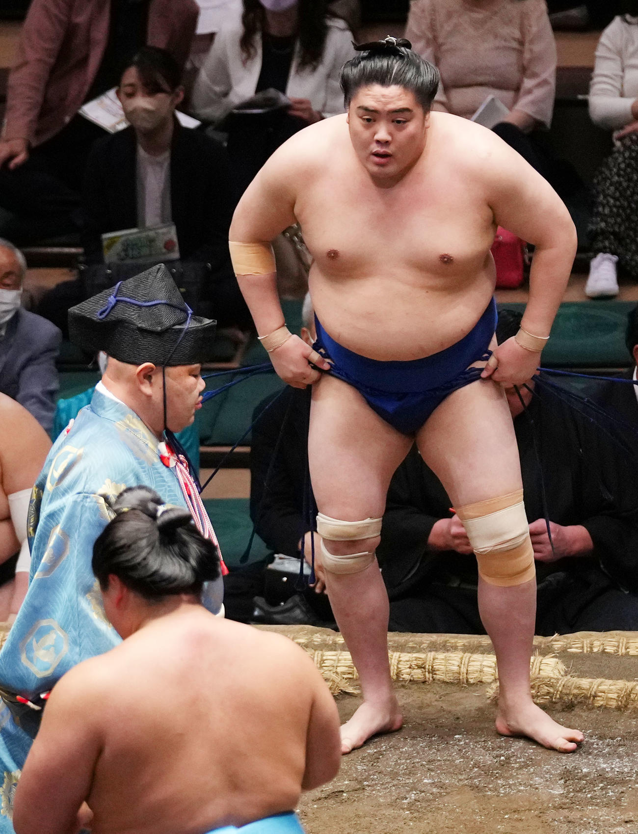 琴勝峰を突き出しで破った一山本（撮影・横山健太）