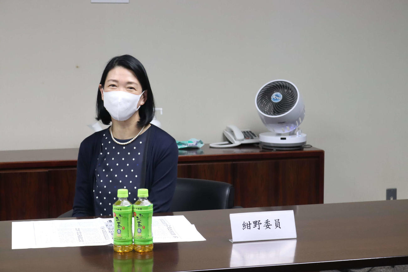 横綱審議委員会の定例会合に出席する紺野美沙子（日本相撲協会提供）