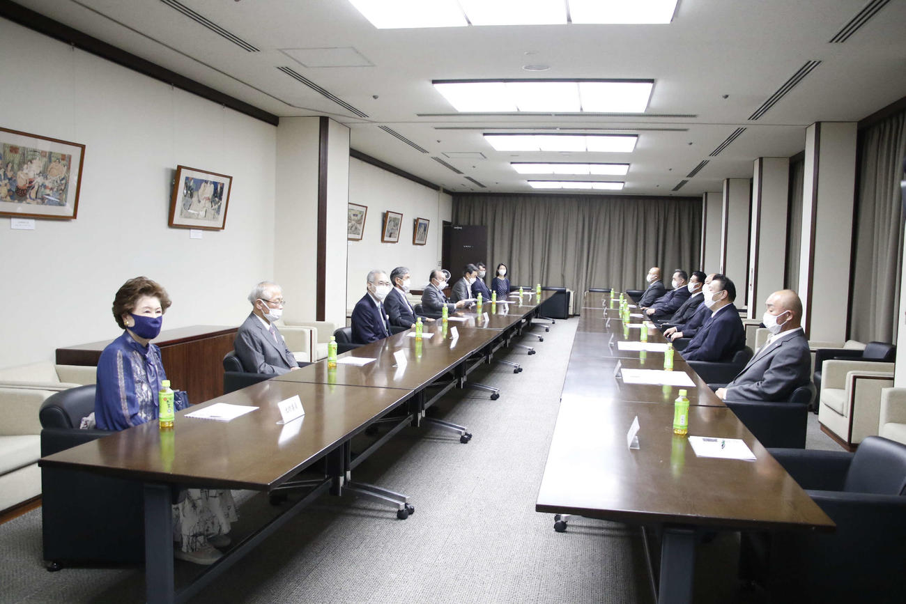 横綱審議委員会の定例会合（日本相撲協会提供）