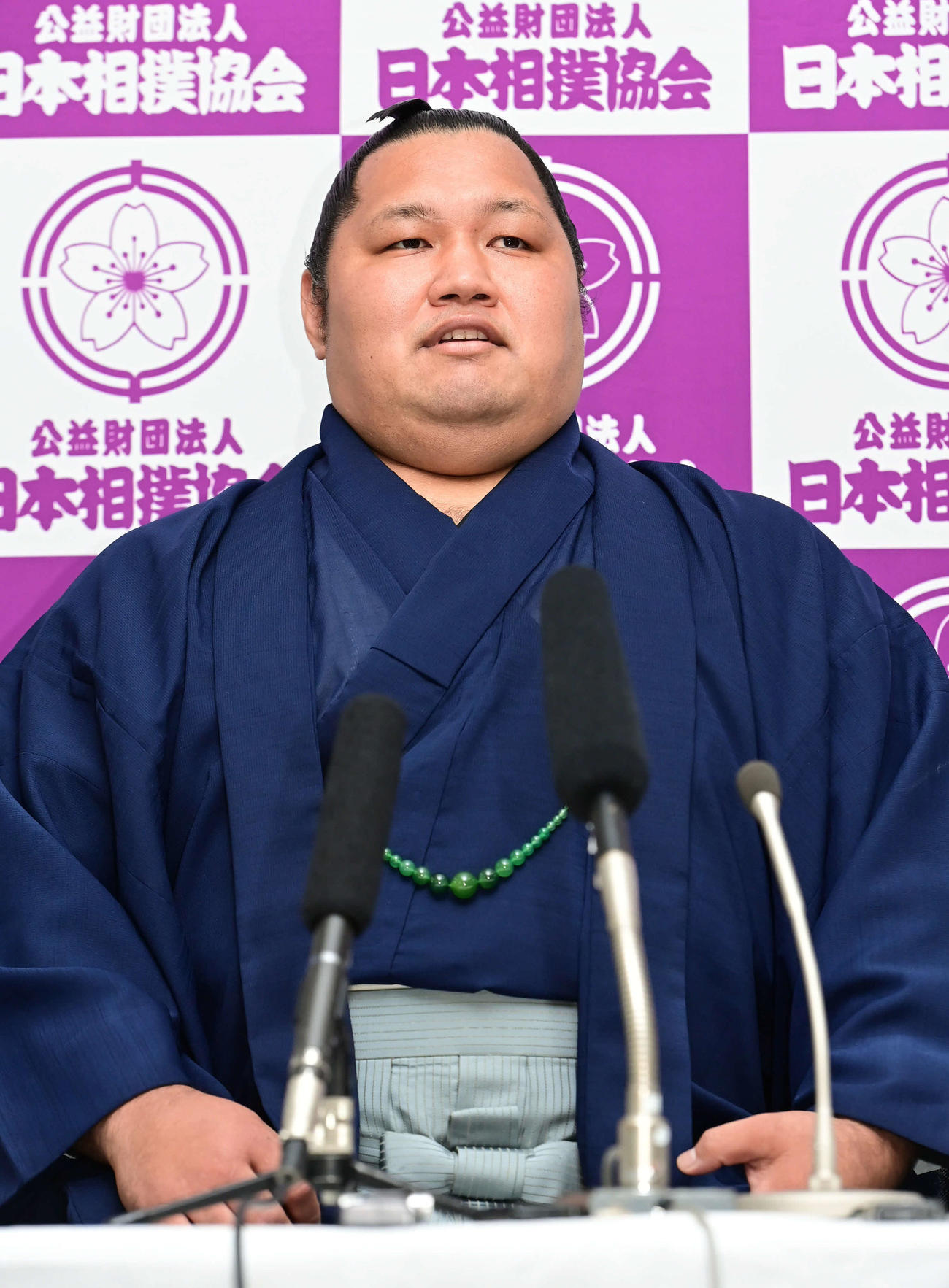 引退会見に臨む松鳳山（撮影・小沢裕）