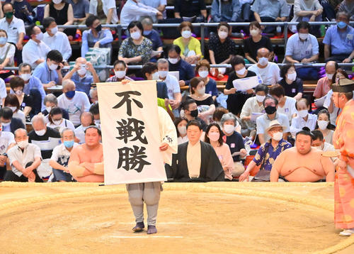 大栄翔の休場につき碧山の不戦勝となった（撮影・和賀正仁）