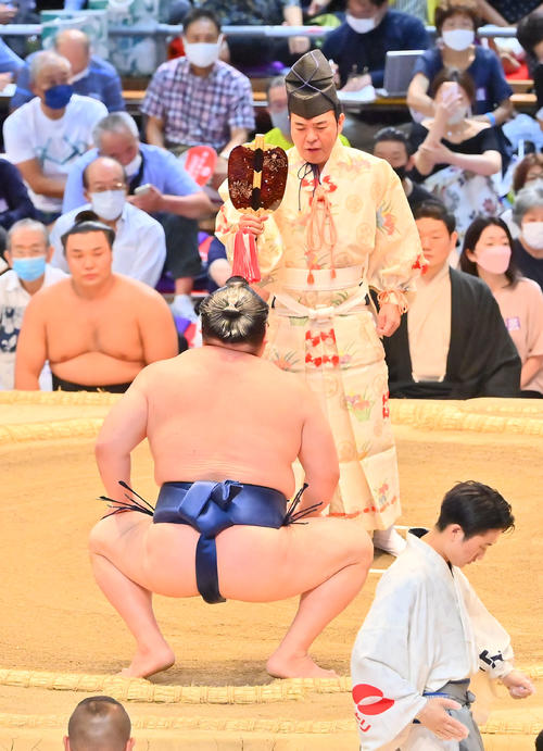 遠藤の欠場により宝富士の不戦勝となった（撮影・和賀正仁）