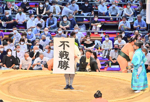 剣翔の休場により不戦勝となった水戸龍（撮影・和賀正仁）