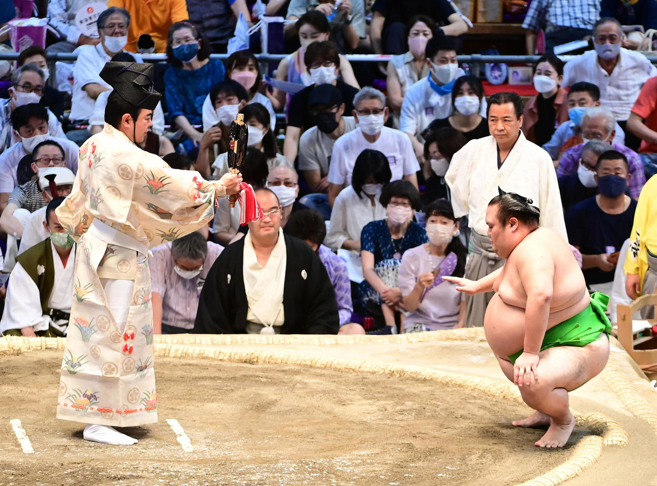 隠岐の海の休場による千代丸が不戦勝となる（撮影・小沢裕）