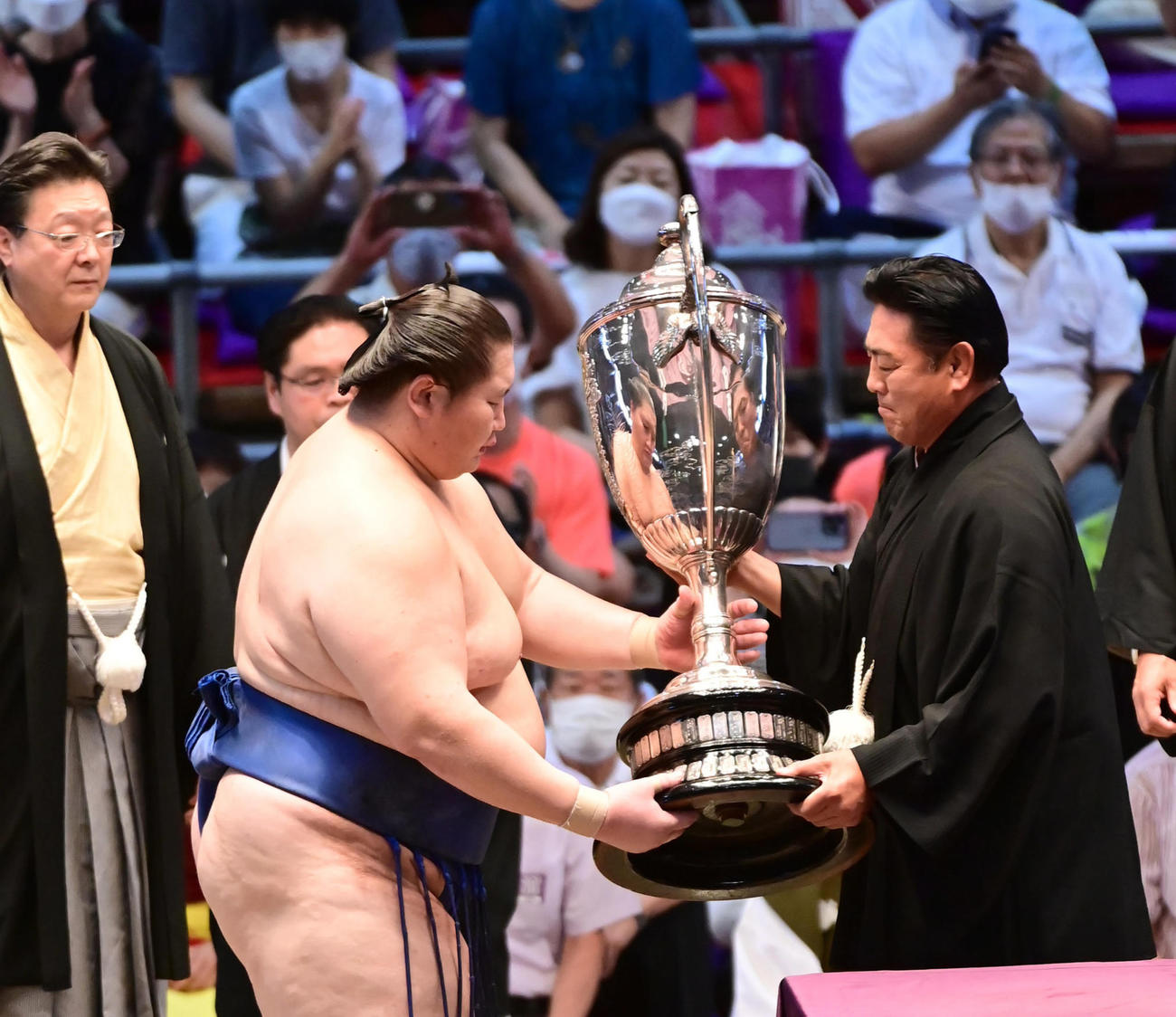名古屋場所で初優勝を飾った逸ノ城