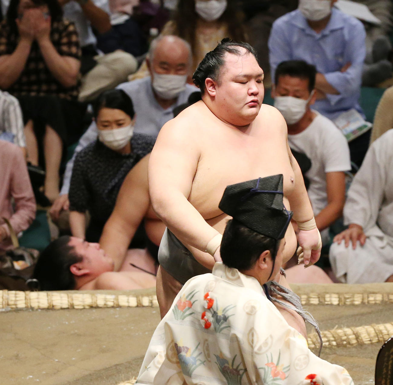 若元春を破った北勝富士（撮影・宮地輝）