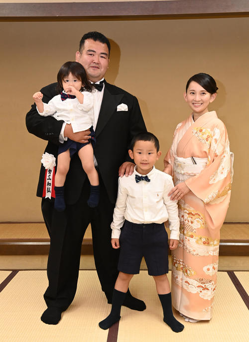 元大関琴奨菊の秀ノ山親方引退相撲 大迫力のVR体験で、あの一番を最新