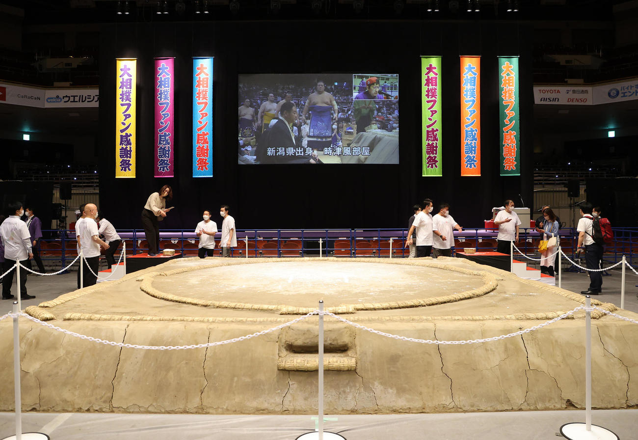 大相撲ファン感謝祭の会場（撮影・鈴木正人）