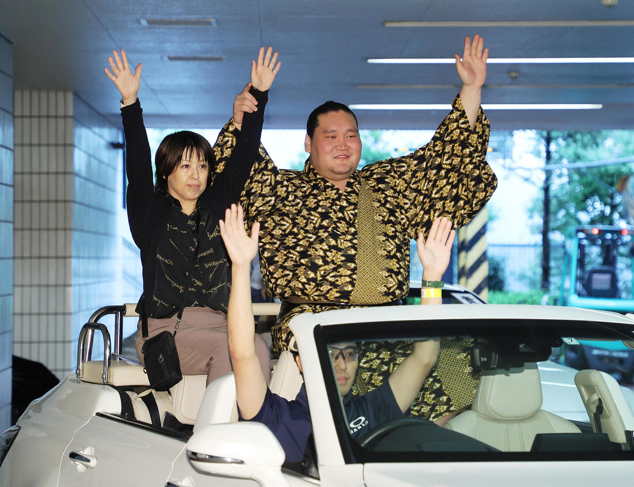 優勝パレード体験に参加する照ノ富士（撮影・鈴木正人）
