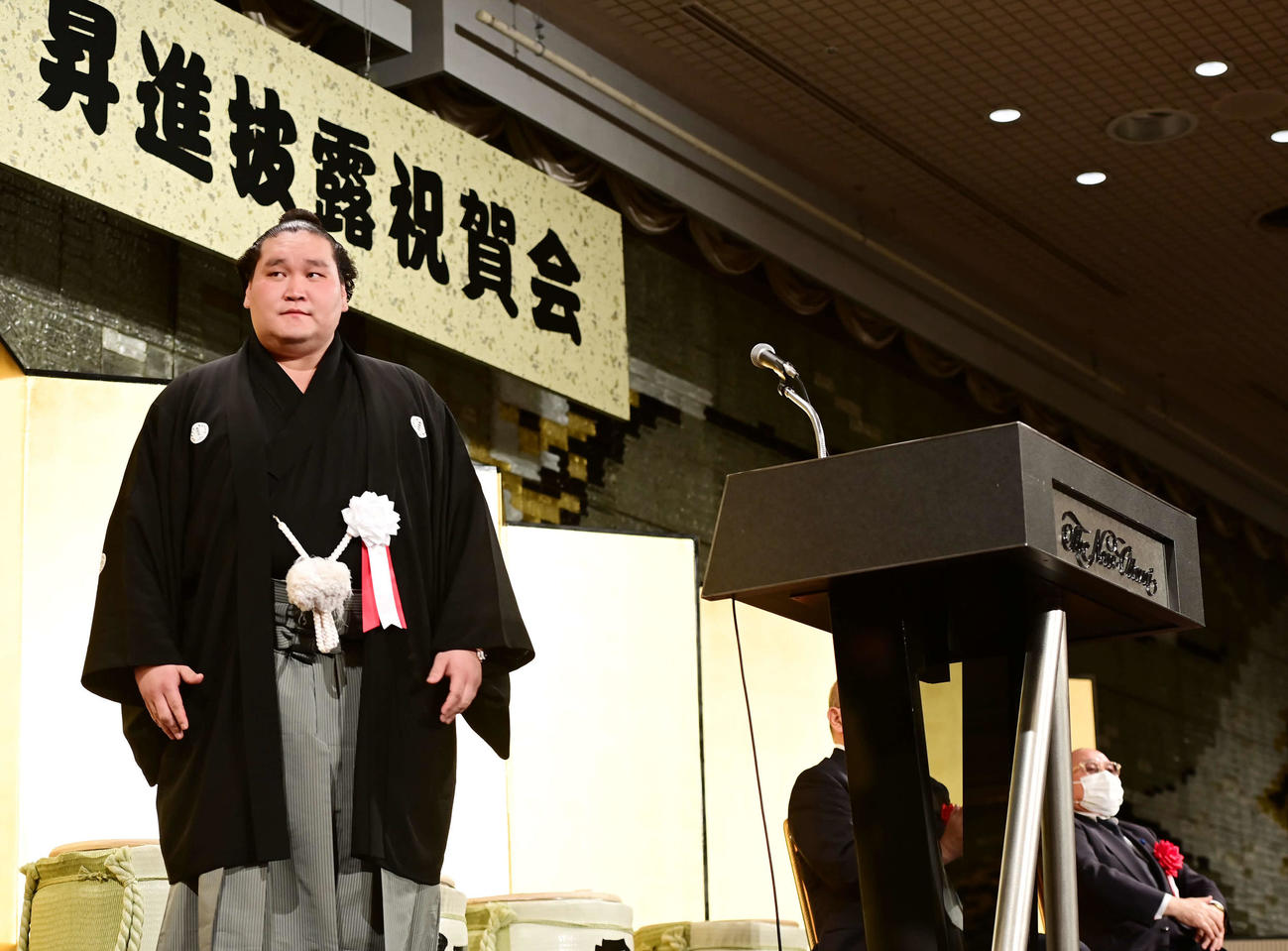 第73代横綱照ノ富士昇進披露祝賀会で謝辞を述べる照ノ富士（撮影・小沢裕）　