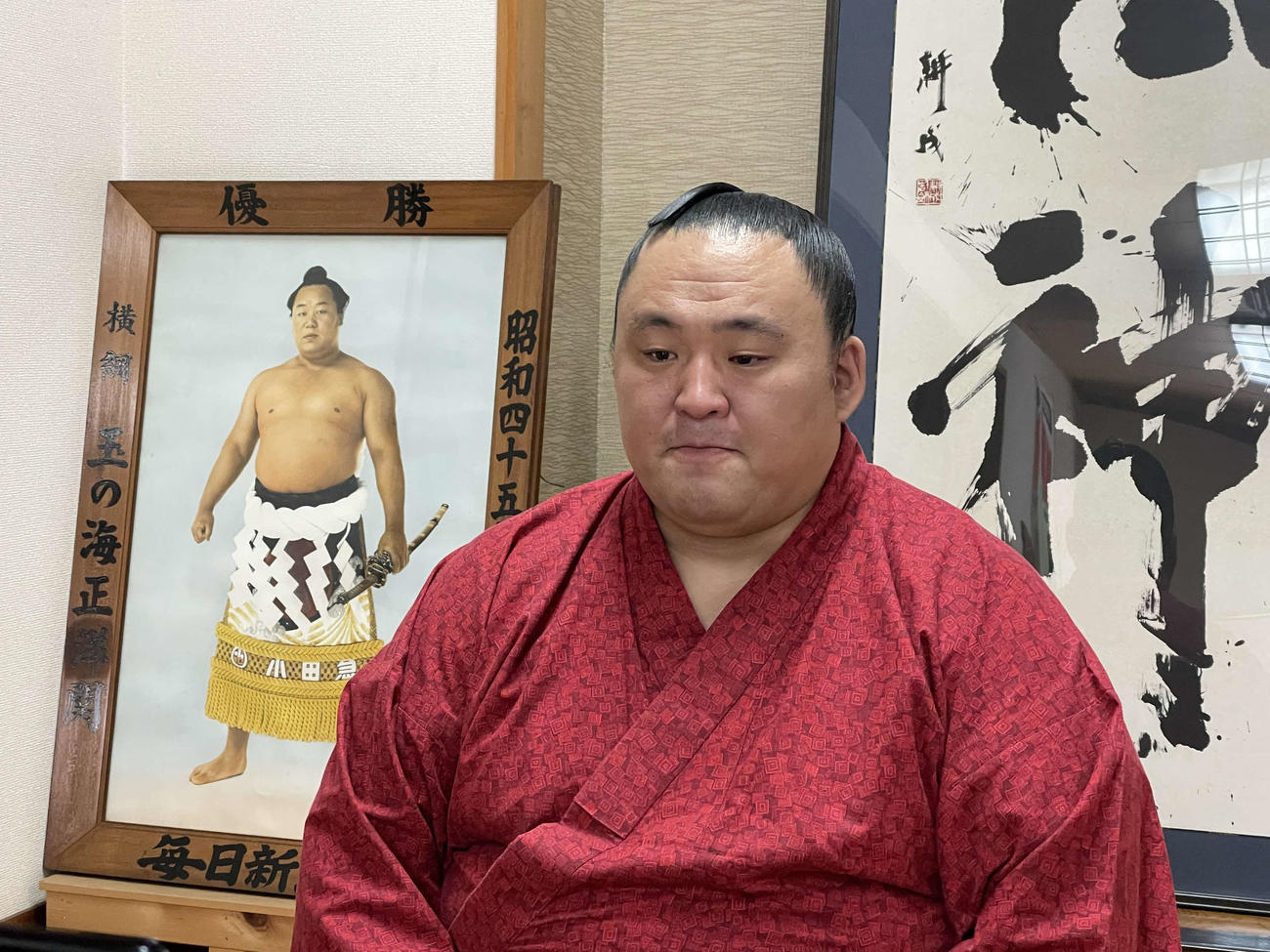 大相撲九州場所の番付発表会見に臨む玉鷲（日本相撲協会提供）