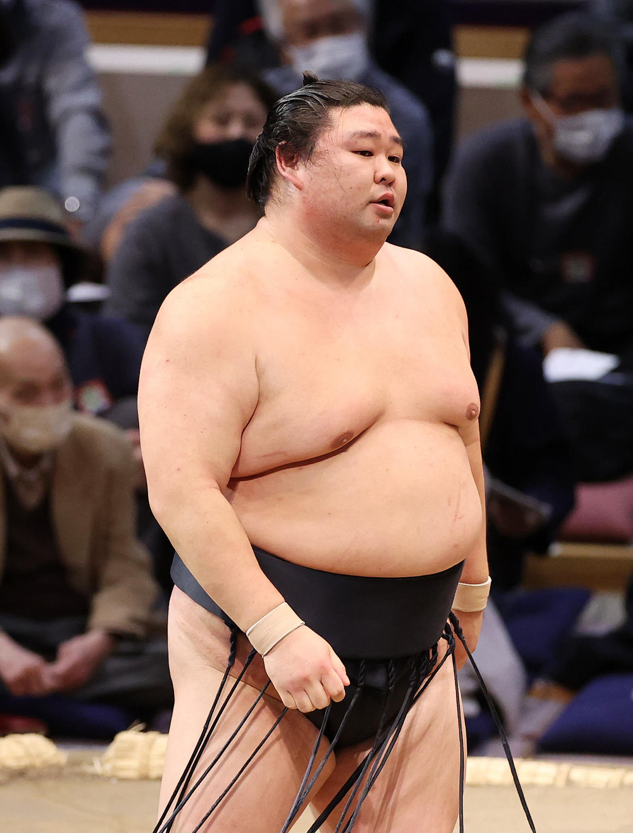 逸ノ城に寄り切りで敗れた正代（撮影・鈴木正人）