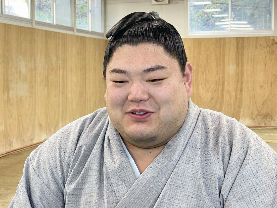 初優勝から一夜明け、記者会見する阿炎（日本相撲協会提供＝共同）