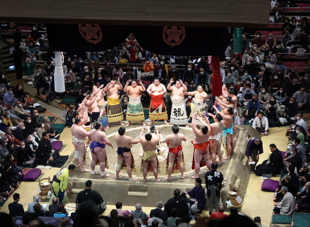 大相撲初場所2日目の幕内土俵入り（2023年1月9日撮影）