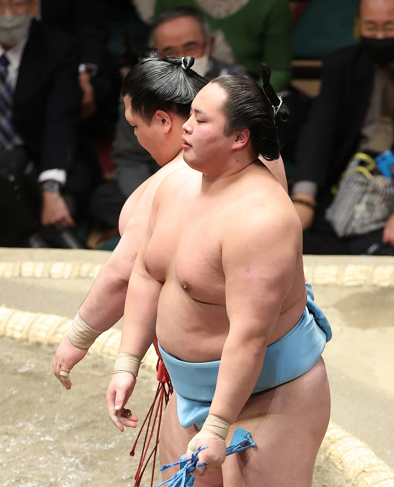 阿武咲にすくい投げで敗れる琴勝峰（撮影・河田真司）