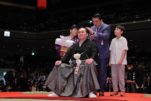元白鵬の宮城野親方「深い言葉かけてもらった。言っていいのかな