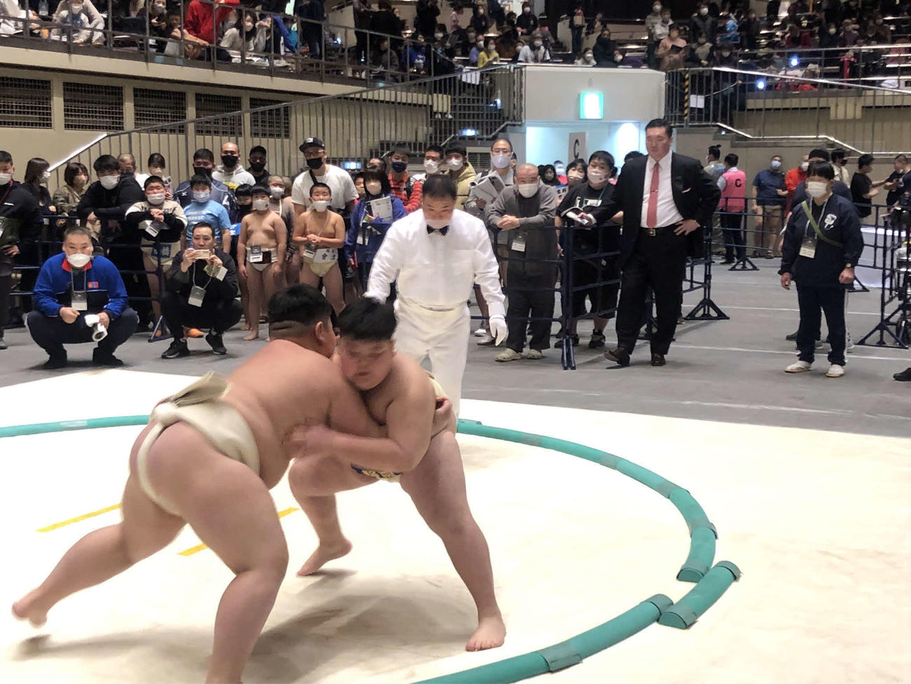 小中学生が熱戦を繰り広げた白鵬杯（撮影・平山連）