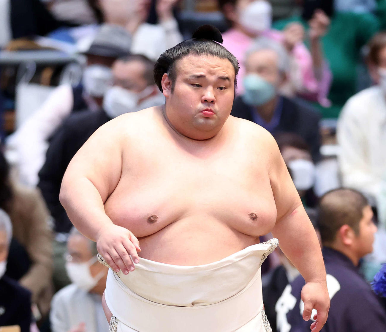 土俵入りする貴景勝（撮影・鈴木正人）