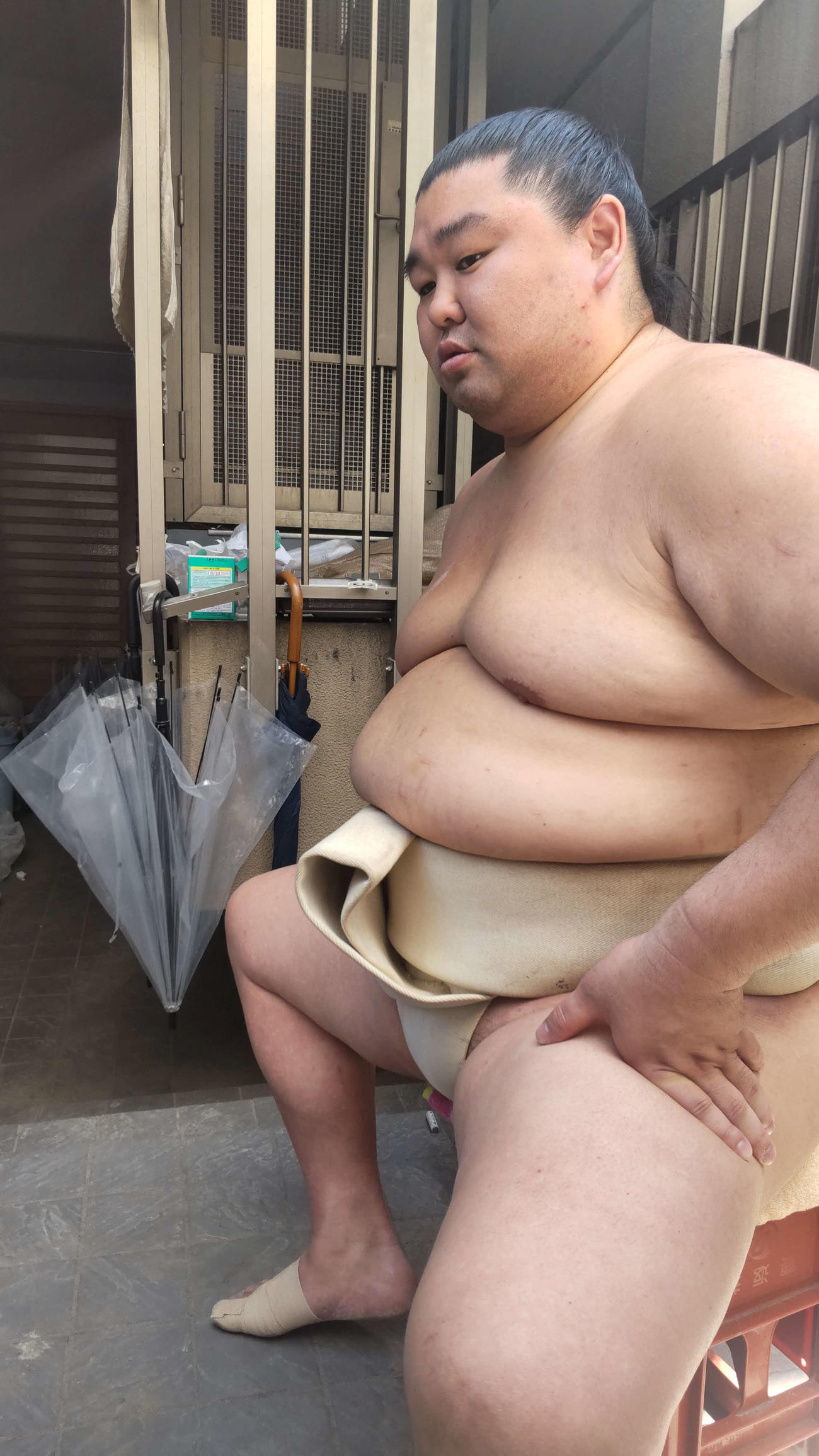 報道陣の取材を応じる正代