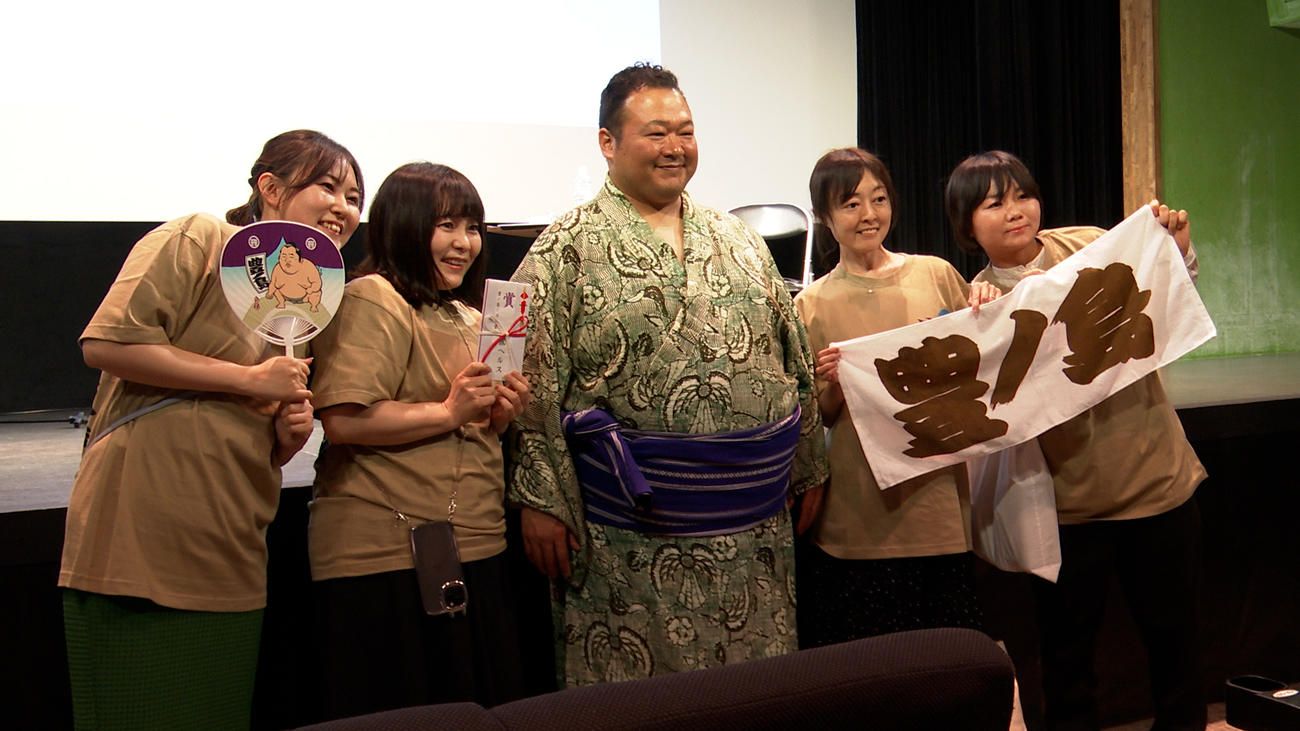 イベント終了後は豊ノ島とファンの撮影会も行われた
