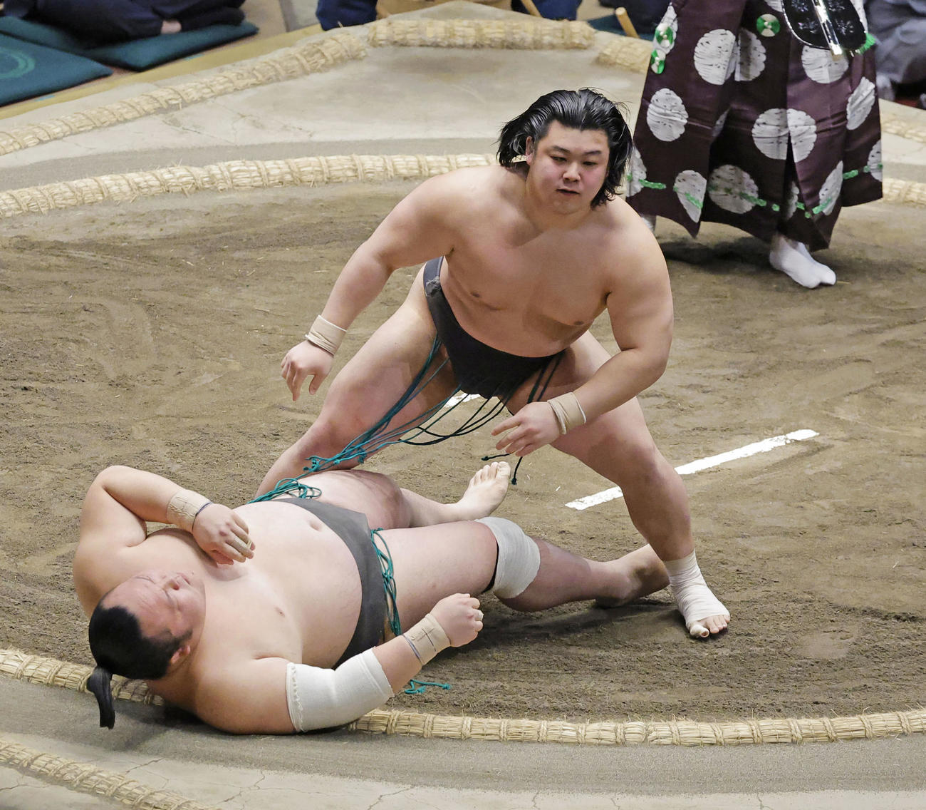 上戸（下）を寄り倒しで破った川副（共同）