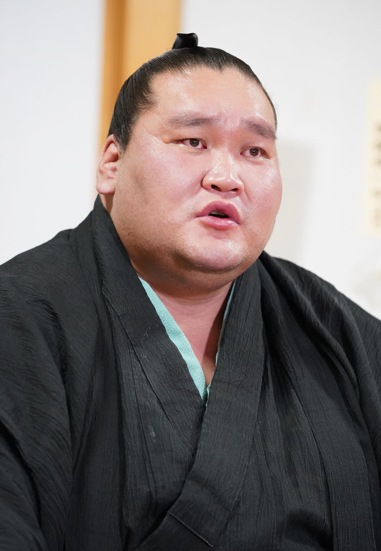 大相撲令和5年夏場所の優勝一夜明け会見に臨む横綱照ノ富士（撮影・小沢裕）