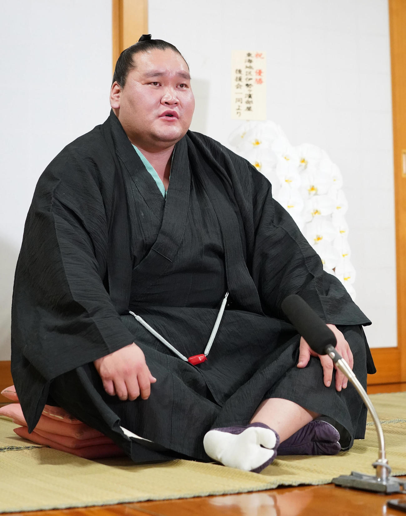 大相撲令和5年夏場所の優勝一夜明け会見に臨む横綱照ノ富士（撮影・小沢裕）