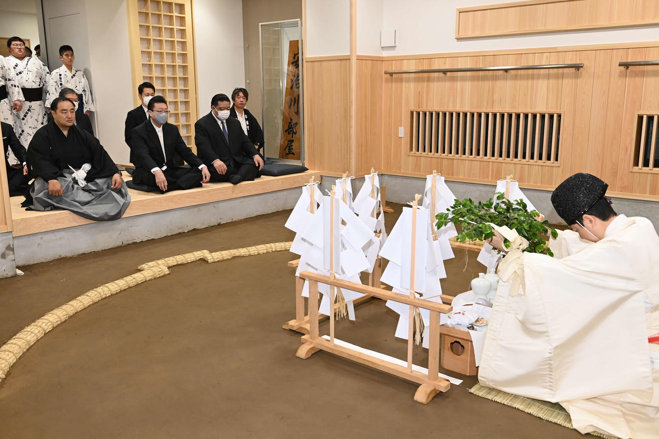 土俵開きを行った安治川部屋（代表撮影）