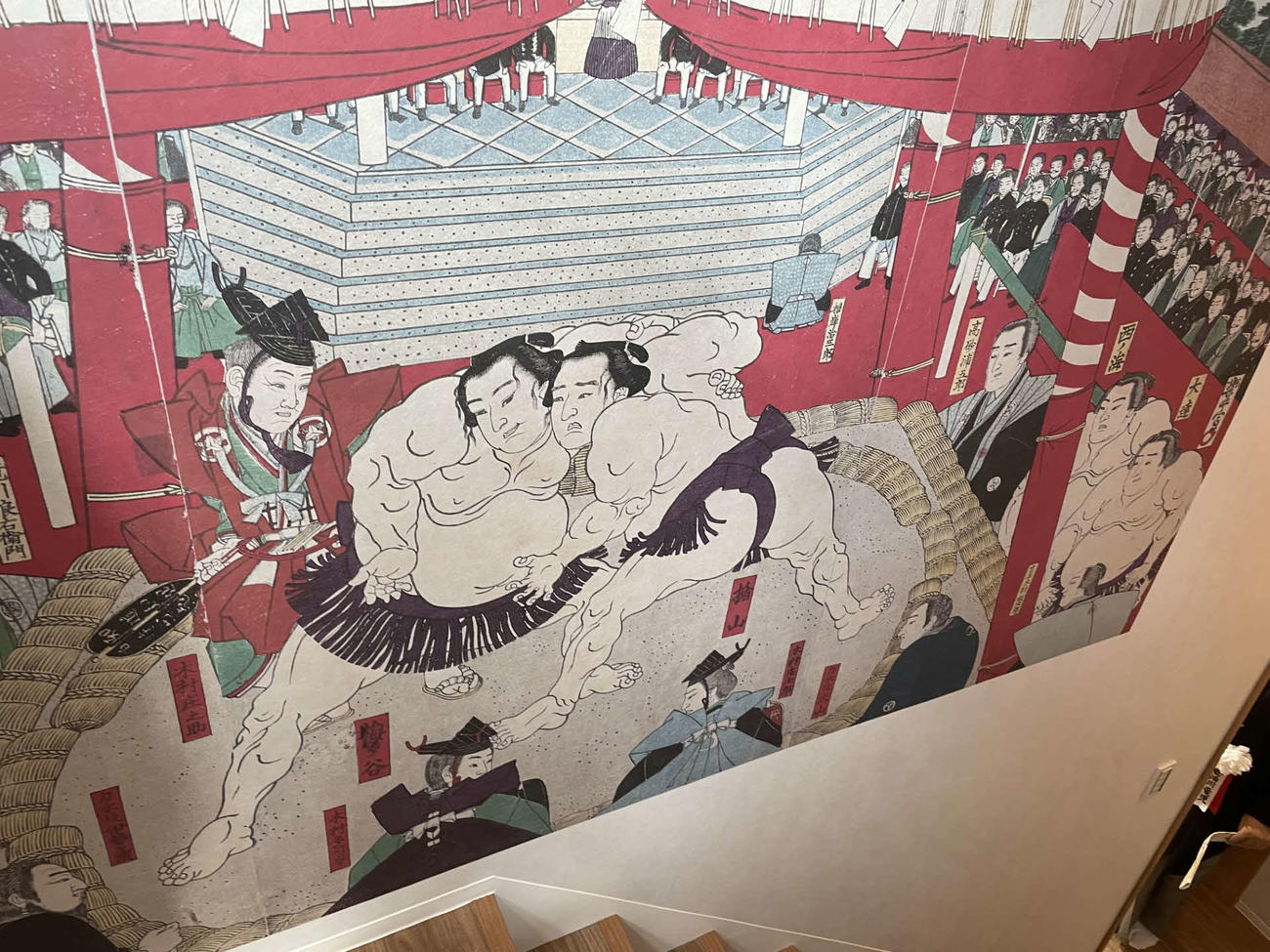 安治川部屋の階段にある錦絵